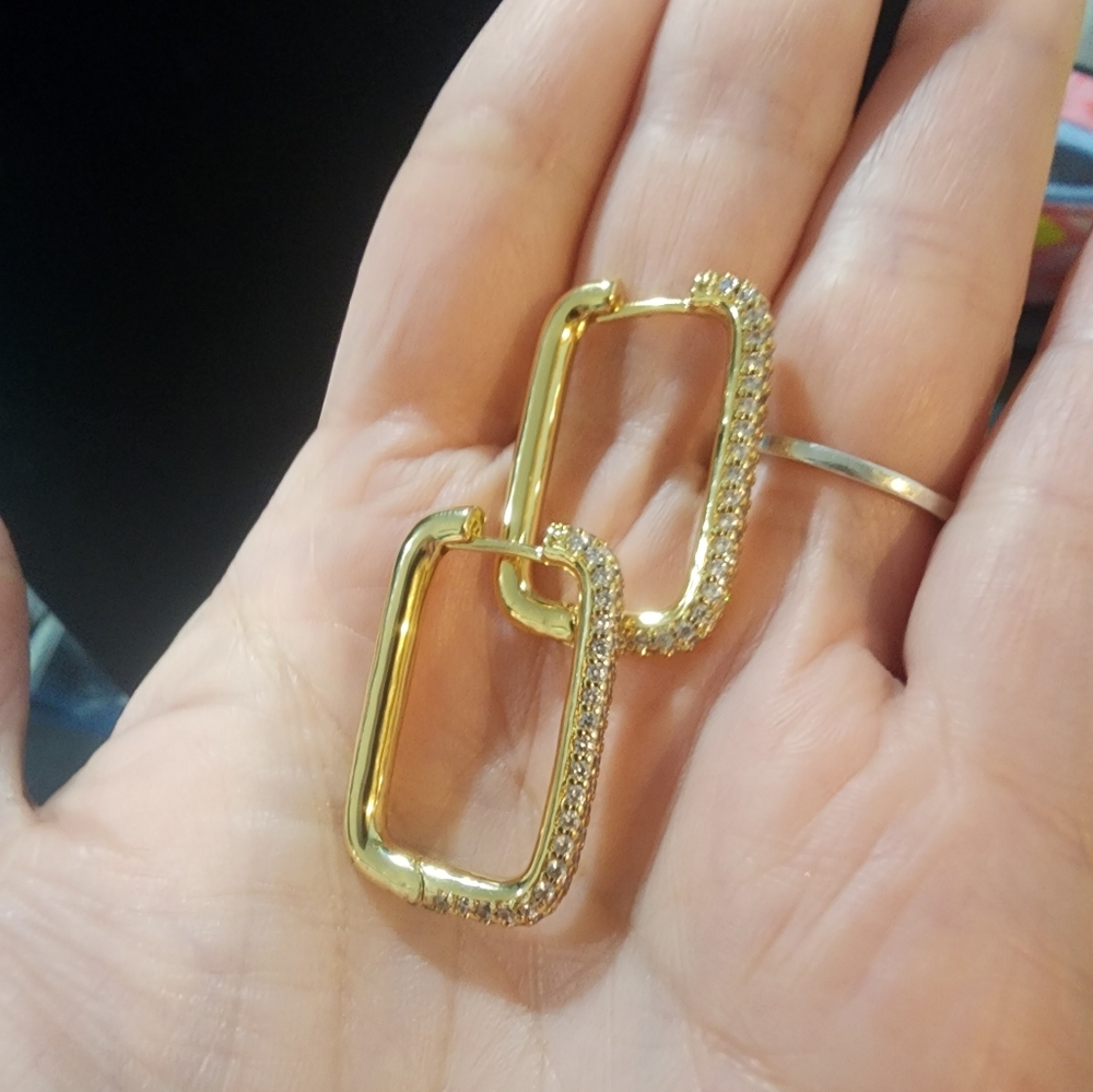 Geometric cz hoops